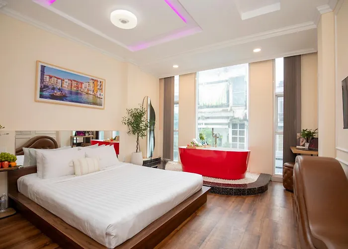 Quy Hung Hotel Central